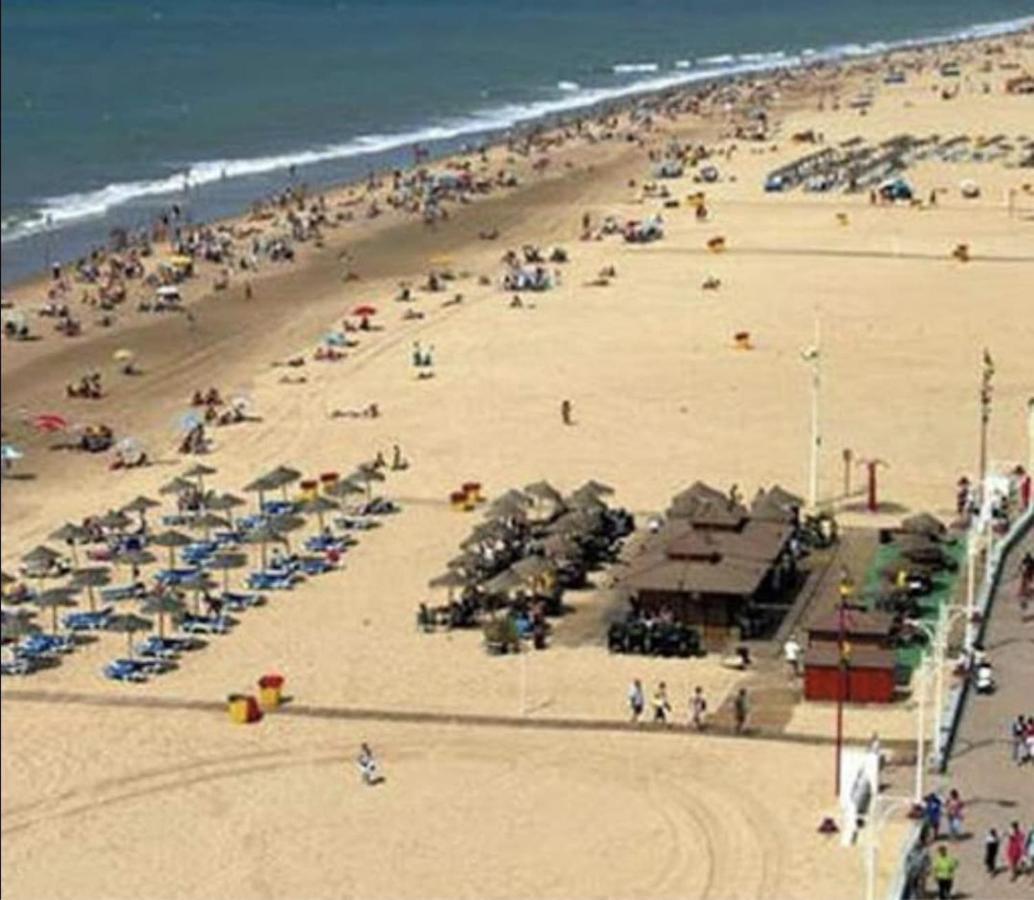 Apartamento A Pie De Playa. 加的斯 外观 照片